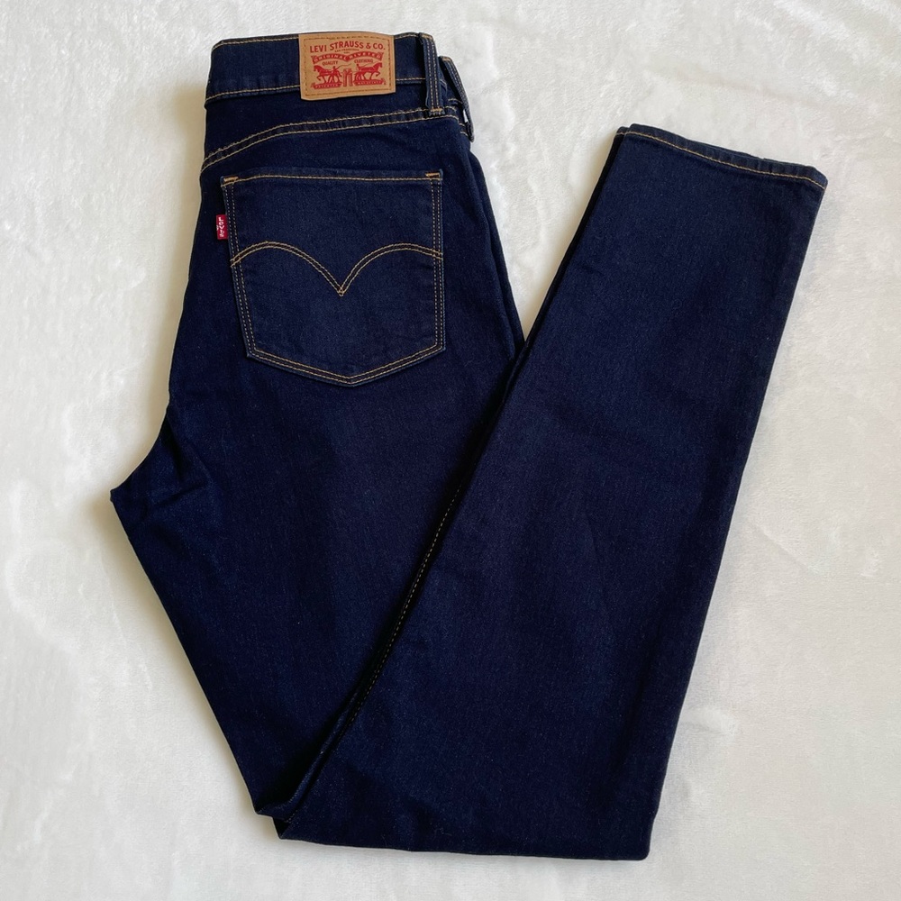 Levi’s 311 Shaping Skinny - 29